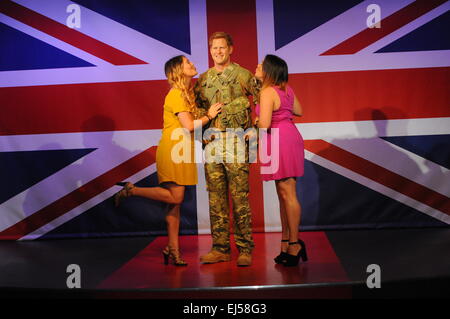 London,UK,09/09/2014 Cire figure SON ALTESSE ROYALE LE PRINCE Harry Windor camouflage militaire installé chez Madame Tussauds,Marylebone Road. Banque D'Images