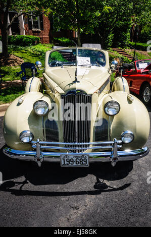 1940 Packard, Antique car show, la rue Armstrong, Vieille Ville Fairfax, Virginie Banque D'Images