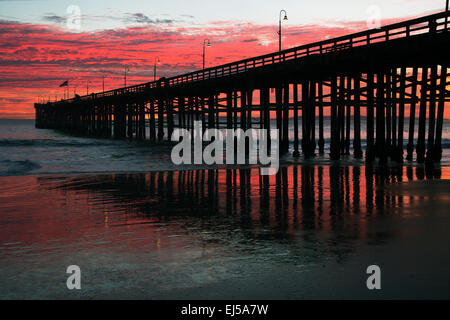 Jetée de Ventura au coucher du soleil, Ventura, Californie, USA Banque D'Images