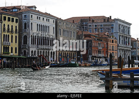 Vues générales de l'endroits à Venise où il est dit que l'acteur George Clooney et fiancée, Amal Alamuddin sont de se marier plus tard ce mois-ci comprend : Ca' Farsetti Où : Venise, Italie Quand : 15 mai 2014 Banque D'Images