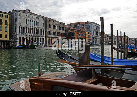 Vues générales de l'endroits à Venise où il est dit que l'acteur George Clooney et fiancée, Amal Alamuddin sont de se marier plus tard ce mois-ci comprend : Ca' Farsetti Où : Venise, Italie Quand : 15 mai 2014 Banque D'Images