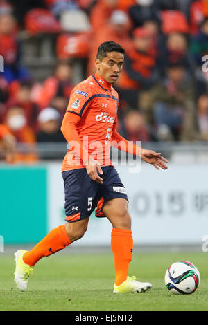 (Carlinhos Ardija), le 21 mars 2015 - Football : Football /2015 J2 match de championnat entre Omiya Ardija Kyoto Sanga 2-1 à Nack5 Stadium Omiya, Saitama, Japon. (Photo de YUTAKA/AFLO SPORT) [1040] Banque D'Images