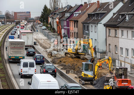 Site de construction le long de l'autoroute A40, Essen, Allemagne, la construction d'un nouveau mur antibruit le long de l'autoroute dans la ville, Banque D'Images