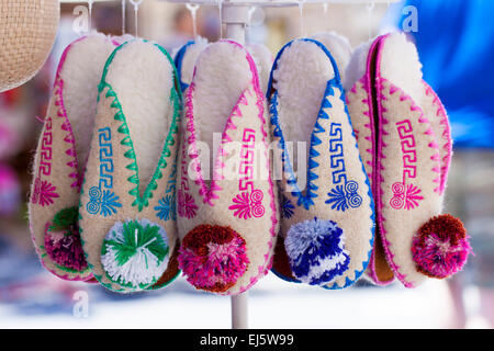 Souvenirs dans le marché local en Grèce Banque D'Images