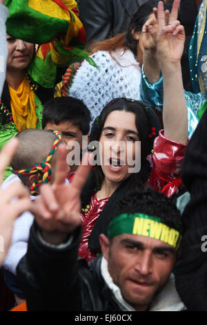 Ankara, Turquie. Mar 22, 2015. Des milliers de personnes ont célébré le Newroz à Ankara, Turquie. © Tumay Berkin/ZUMA/ZUMAPRESS Fil. Credit : ZUMA Press, Inc./Alamy Live News Banque D'Images