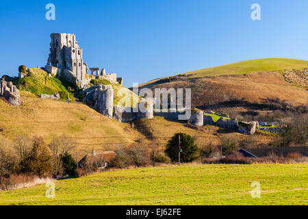 Château de Corfe médiévale dans le village du même nom sur l'île de Purbeck Dorset England UK Europe Banque D'Images