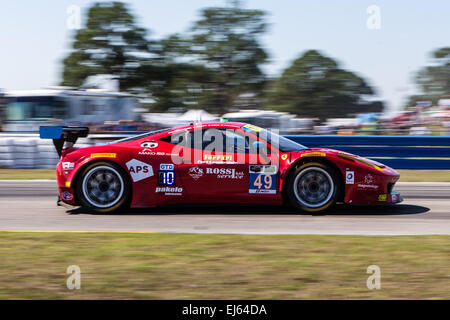 3/21/2015 - Sebring en Floride, USA - AF Corse avec chauffeurs Piergiuseppe Perazzini-Verona Cioci-Rome, Italie/Marco, Italie/Aguas-Portugal Potolicchio-Caracas Rui/Enzo, Venezuela dans une Ferrari 458 Italia voiture avec un moteur Ferrari et de pneumatiques Continental a parrainé par Rossi Service au Sebring International Raceway à Sebring en Floride. DelMecum/Cal Sport Media Banque D'Images