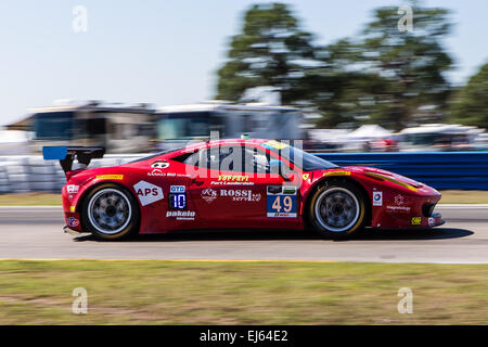 3/21/2015 - Sebring en Floride, USA - AF Corse avec chauffeurs Piergiuseppe Perazzini-Verona Cioci-Rome, Italie/Marco, Italie/Aguas-Portugal Potolicchio-Caracas Rui/Enzo, Venezuela dans une Ferrari 458 Italia voiture avec un moteur Ferrari et de pneumatiques Continental a parrainé par Rossi Service au Sebring International Raceway à Sebring en Floride. DelMecum/Cal Sport Media Banque D'Images