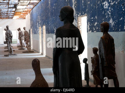 Sculptures de Stuart N. R. Wolfe sur l'affichage dans l'atelier des tailleurs de Ravensbrueck Camp de concentration des femmes Banque D'Images