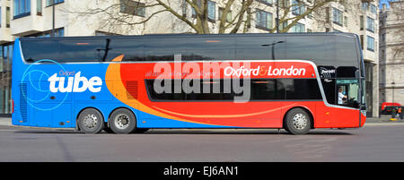 'Oxford Tube' Double Decker coach service et pilote entre Londres et Oxford exploité par Stagecoach vu Hyde Park Corner London England UK Banque D'Images