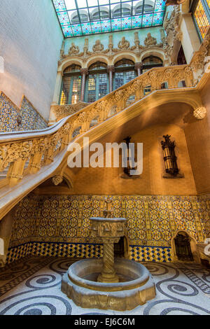 Vue de l'intérieur de Palau del Baro de Quadras, Barcelone, Catalogne, Espagne Banque D'Images