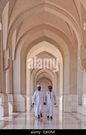 Colonnade au Palais du Sultan, Muscat, Oman Banque D'Images