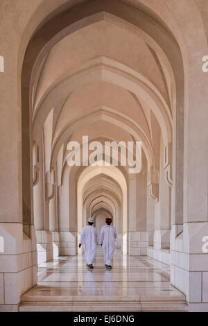 Colonnade au Palais du Sultan, Muscat, Oman Banque D'Images