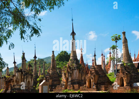 Indein complexe Stupa, au Lac Inle, Myanmar Banque D'Images