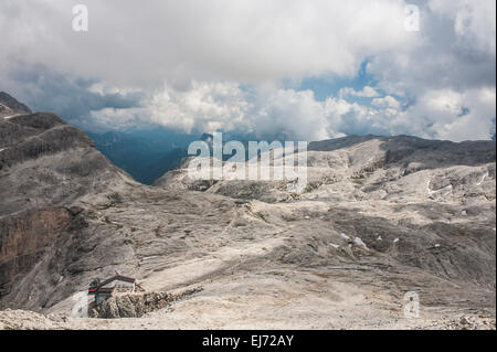 Plateau de rosette, sur la gauche de la station de téléphérique de San Martino di Castrozza, à l'arrière le refuge de Rosetta, 2578 m Banque D'Images