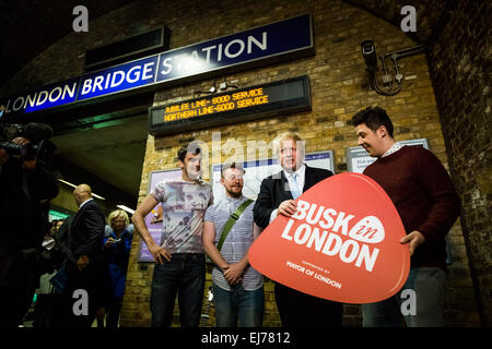 Londres, Royaume-Uni. 23 mars, 2015. Maire Boris Johnson lance Busk à Londres Crédit : Guy Josse/Alamy Live News Banque D'Images