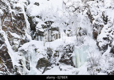 Njupeskaer icycles près de la cascade, la Suède Banque D'Images