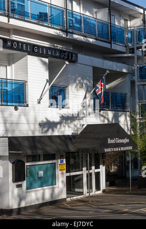 Torquay, Devon, UK. 22 mars, 2015. Fawlty Towers Hotel forcés de fermer après le plan de sauvetage est rejeté, l'hôtel Torquay qui a inspiré la sitcom Fawlty Towers a été forcée de fermer après les conseillers municipaux l'a refusé une aide essentielle,22 mars 2015,hotel,Gleneagles Gleneagles Hotel,Monty Python,John Cleese,John Cleese a fondé ses plus grands sitcom sur l'hôtel après y avoir séjourné avec les Monty Python dans le 1973. Ancien propriétaire Donald Sinclair a été dit d'être l'inspiration pour patron irrégulier Basil Fawlty. Crédit : Andrew Payne/Alamy Live News Banque D'Images