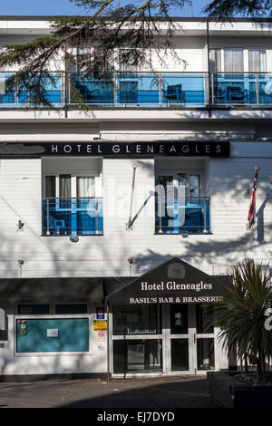 Torquay, Devon, UK. 22 mars, 2015. Fawlty Towers Hotel forcés de fermer après le plan de sauvetage est rejeté, l'hôtel Torquay qui a inspiré la sitcom Fawlty Towers a été forcée de fermer après les conseillers municipaux l'a refusé une aide essentielle,22 mars 2015,hotel,Gleneagles Gleneagles Hotel,Monty Python,John Cleese,John Cleese a fondé ses plus grands sitcom sur l'hôtel après y avoir séjourné avec les Monty Python dans le 1973. Ancien propriétaire Donald Sinclair a été dit d'être l'inspiration pour patron irrégulier Basil Fawlty. Crédit : Andrew Payne/Alamy Live News Banque D'Images