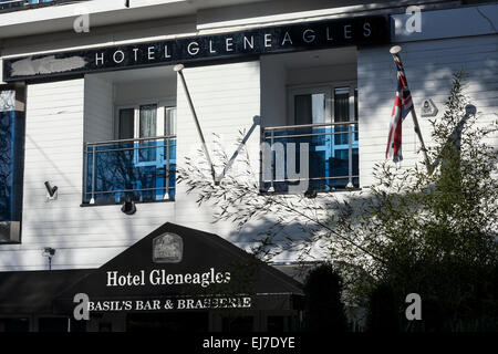 Torquay, Devon, UK. 22 mars, 2015. Fawlty Towers Hotel forcés de fermer après le plan de sauvetage est rejeté, l'hôtel Torquay qui a inspiré la sitcom Fawlty Towers a été forcée de fermer après les conseillers municipaux l'a refusé une aide essentielle,22 mars 2015,hotel,Gleneagles Gleneagles Hotel,Monty Python,John Cleese,John Cleese a fondé ses plus grands sitcom sur l'hôtel après y avoir séjourné avec les Monty Python dans le 1973. Ancien propriétaire Donald Sinclair a été dit d'être l'inspiration pour patron irrégulier Basil Fawlty. Crédit : Andrew Payne/Alamy Live News Banque D'Images