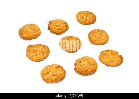 Biscuits du corps d'armée australien et néo-zélandais (ANZAC) isolés sur fond blanc. Ils sont un biscuit sucré populaire en Australie. Banque D'Images