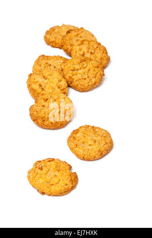 Biscuits du corps d'armée australien et néo-zélandais (ANZAC) isolés sur fond blanc. Ils sont un biscuit sucré populaire en Australie. Banque D'Images