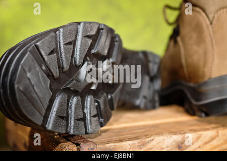 Détail de chaussures de marche avec la poignée seule Banque D'Images