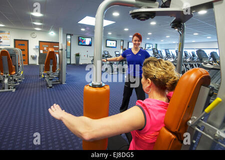 Les Pays-Bas. Naaldwijk. 21-01-2015. Remise en forme avec un entraîneur personnel. Banque D'Images