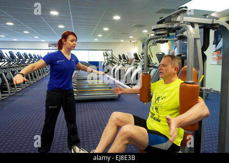 Les Pays-Bas. Naaldwijk. 21-01-2015. Remise en forme avec un entraîneur personnel. Banque D'Images