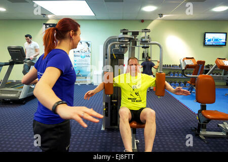 Les Pays-Bas. Naaldwijk. 21-01-2015. Remise en forme avec un entraîneur personnel. Banque D'Images