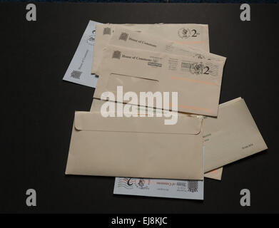 Enveloppes vides qui contenaient des lettres de la Chambre des communes du Royaume-Uni. Banque D'Images