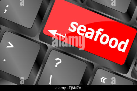 Disposition des touches du clavier avec le bouton de l'alimentation de la mer Banque D'Images