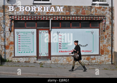 Une boutique de bouchers en Falmouth fermé. Banque D'Images