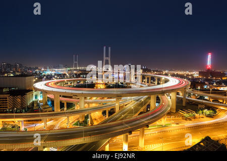 Shanghai nanpu bridge at night Banque D'Images