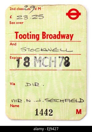 Vintage des années 70, London Transport Travel Card Season Ticket entre Tooting Broadway et Stockwell Banque D'Images