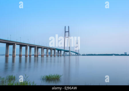 Pont à haubans et Yangtze River Banque D'Images