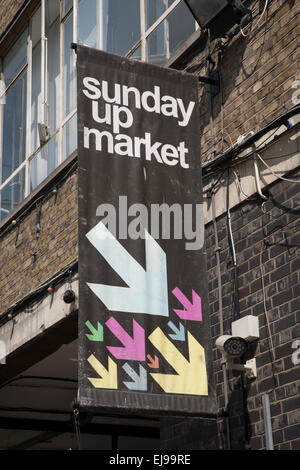 Dimanche au marché Signe, Old Truman Brewery, Brick Lane, Spitalfields, Londres Banque D'Images