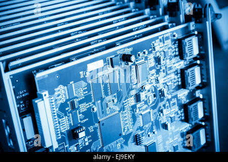 Carte de circuits de communication bleu closeup Banque D'Images