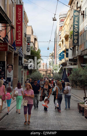 La rue Ermou à Athènes Grèce Banque D'Images