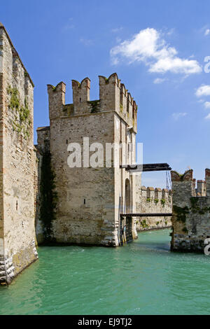 Château Scaliger à Sirmione Scaligero Banque D'Images