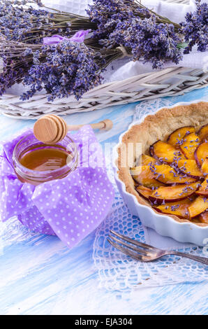 Nectarines tarte à la lavande et au miel Banque D'Images