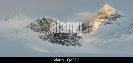 Montagnes dans la lumière du matin, Laponie, Suède Banque D'Images