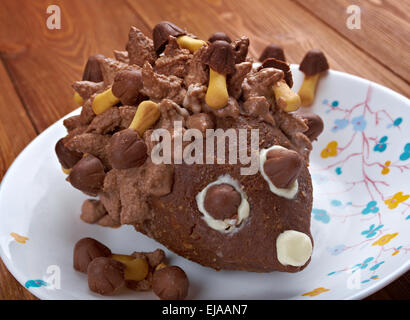 Gâteau au chocolat pour enfants - Hedgehog Banque D'Images