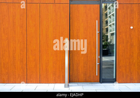Porte d'entrée d'un bâtiment moderne Banque D'Images