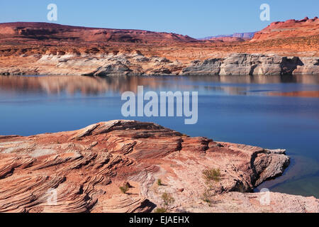 Antelope Canyon avec une eau lisse Banque D'Images