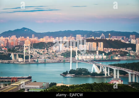 Belle xiamen haicang bridge dans le coucher du soleil Banque D'Images