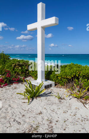 Monument de Christophe Colomb l'île de San Salvador aux Bahamas mer plage beau soleil du sud chaud hiver tropiques exotiques Banque D'Images