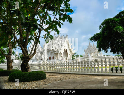 Le Temple blanc Wat Rong Khun Banque D'Images