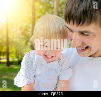 Jeune Père et Bébé Banque D'Images