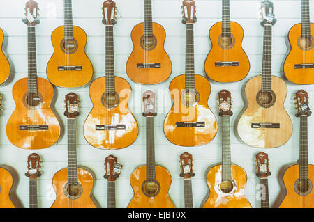 Atelier guitare fait main en Philippines Banque D'Images